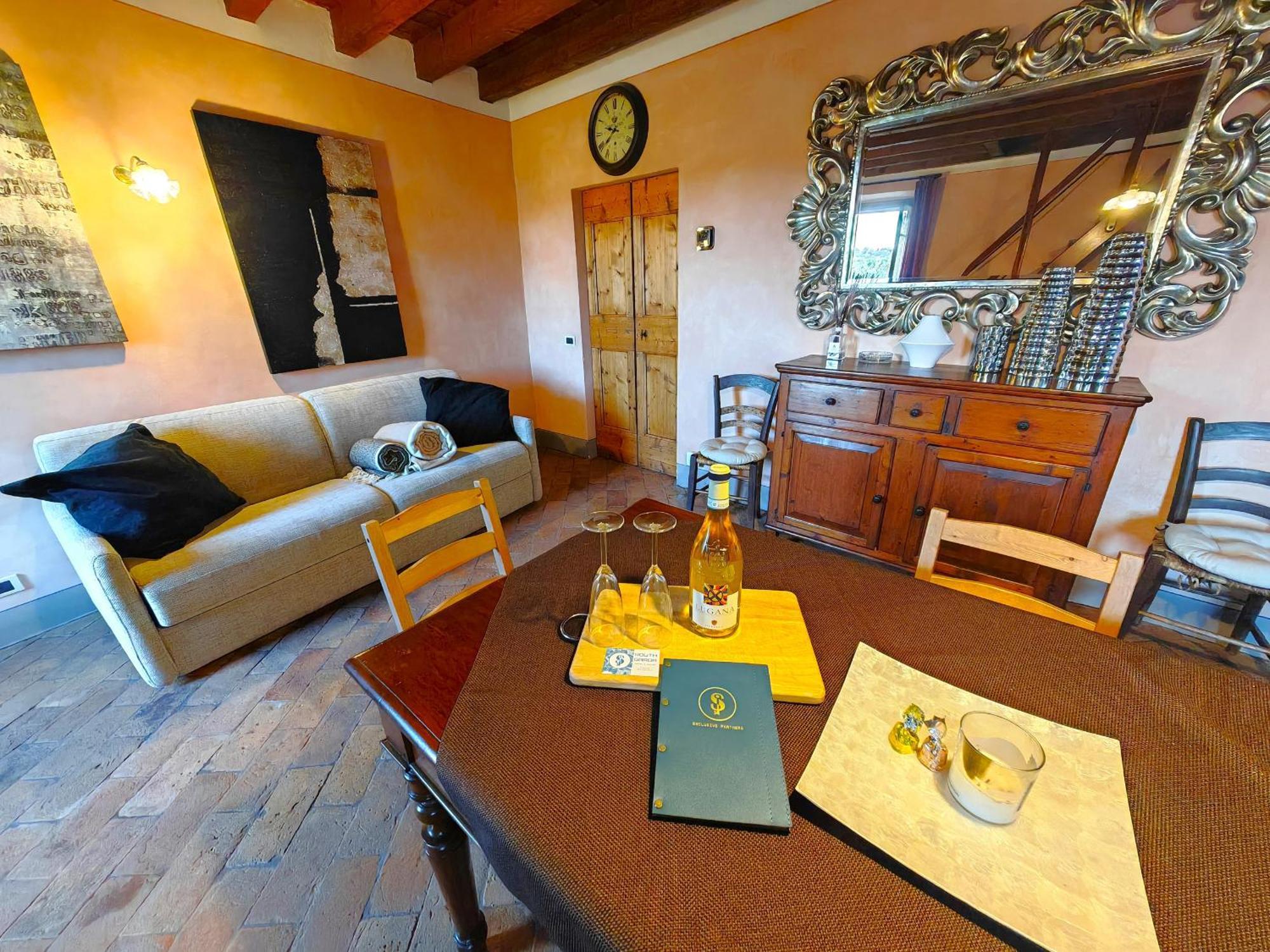 Appartement La Dimora Nel Castello à Castellaro  Extérieur photo